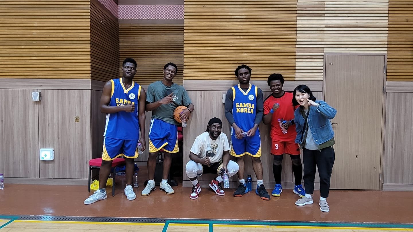Samba-Corée Basketball Team Debuts at the Basketball Tournament with Immigrants